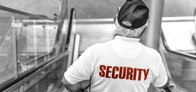 Agent-de-sécurité-dans-escalator